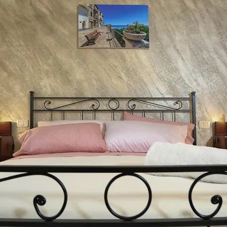 Nocleg ze śniadaniem Le Mansardine 3*